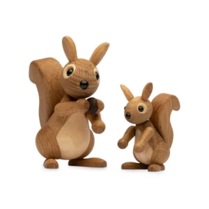Træfigur egern Hazel Peanut FSC design