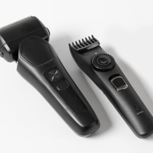 grooming sæt med barbermaskine og hårtrimmer genopladelig