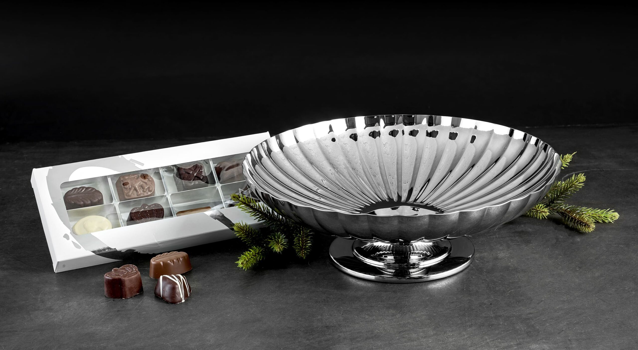 Georg Jensen Bernadotte opsats gavepakke med chokolade i stofpose